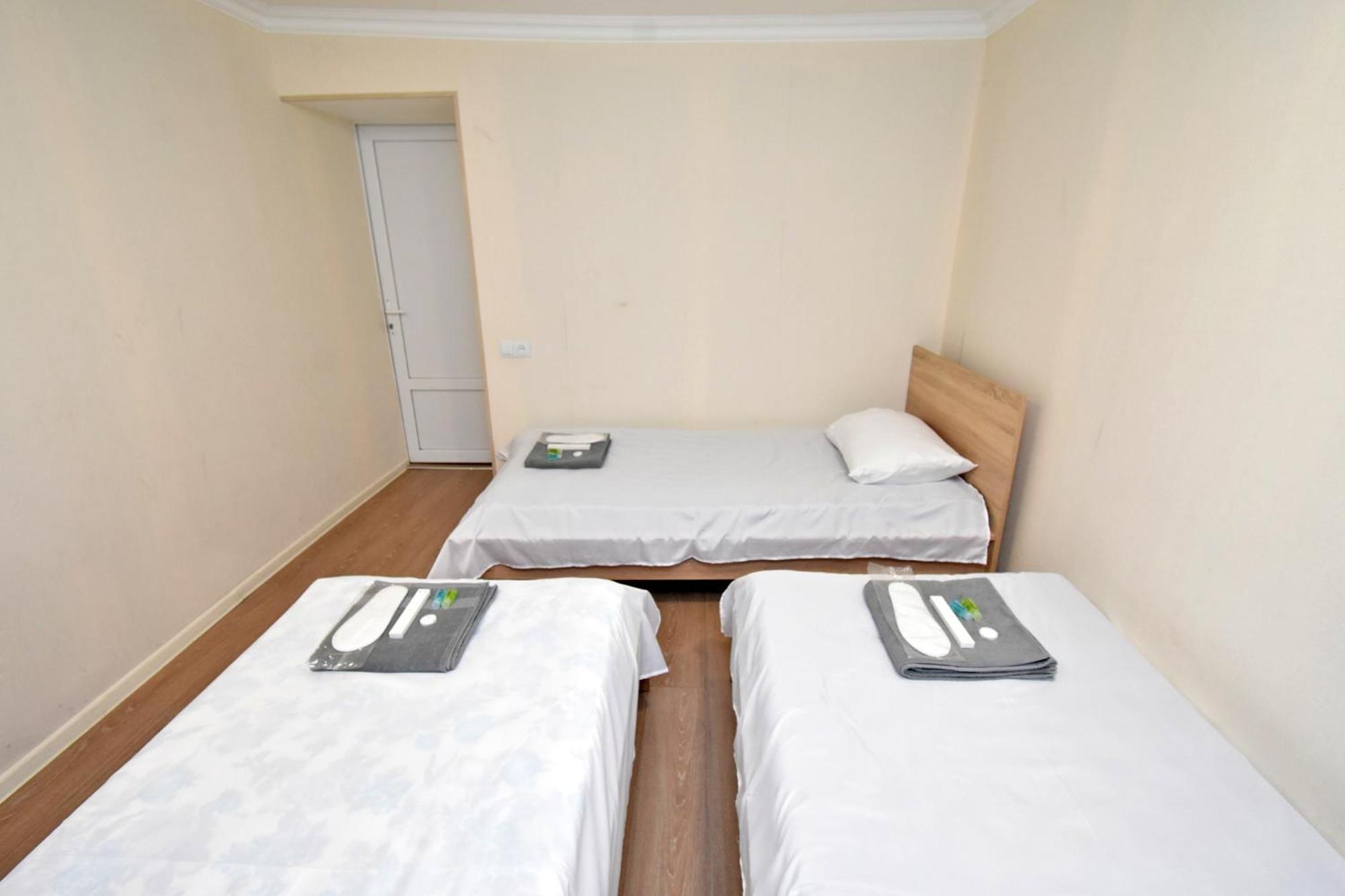 Aaaa Otel Erivan Dış mekan fotoğraf