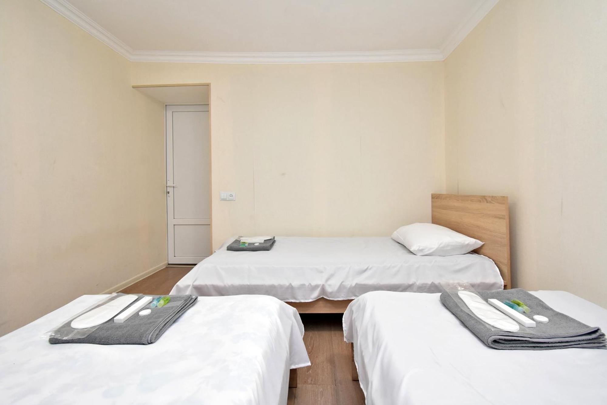 Aaaa Otel Erivan Dış mekan fotoğraf